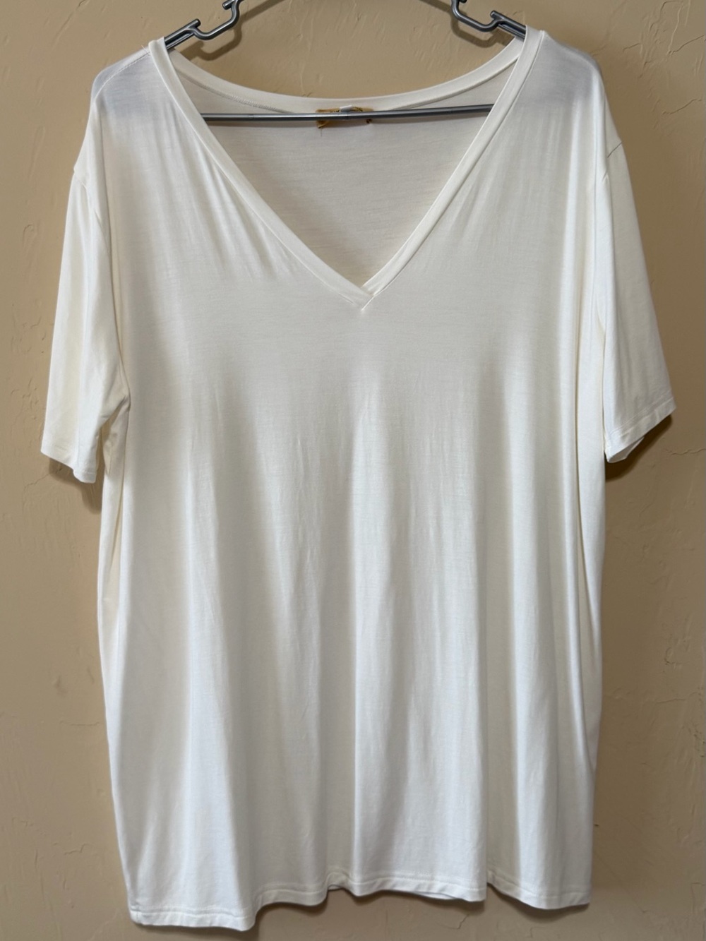 Piko 1988 Women's Cream V-Neck Tunic Top